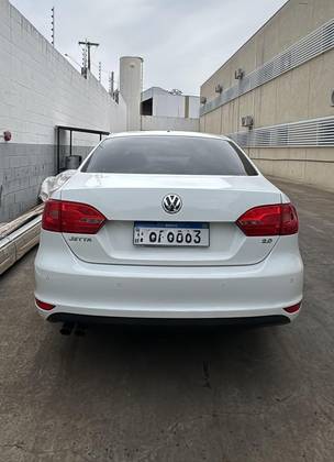 VOLKSWAGEN JETTA 2.0 COMFORTLINE FLEX 4P TIPTRONIC